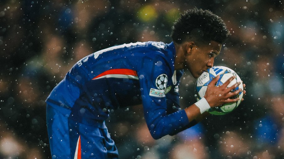 Estêvão faz gol histórico e empolga torcida: Estêvão faz gol histórico e empolga torcida: