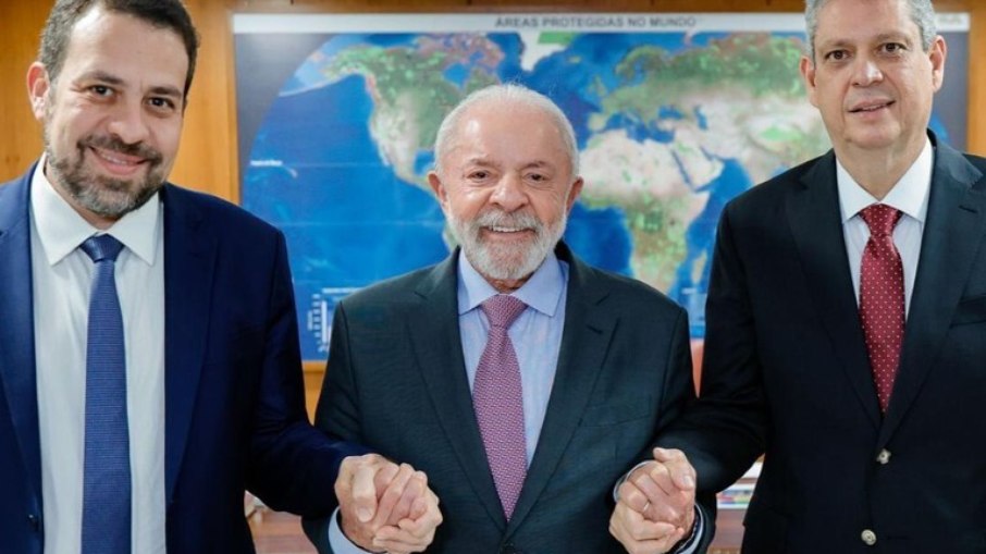 Boulos, que foi nomeado ministro da Secretaria-Geral da Presidência, com Lula e Márcio Macêdo