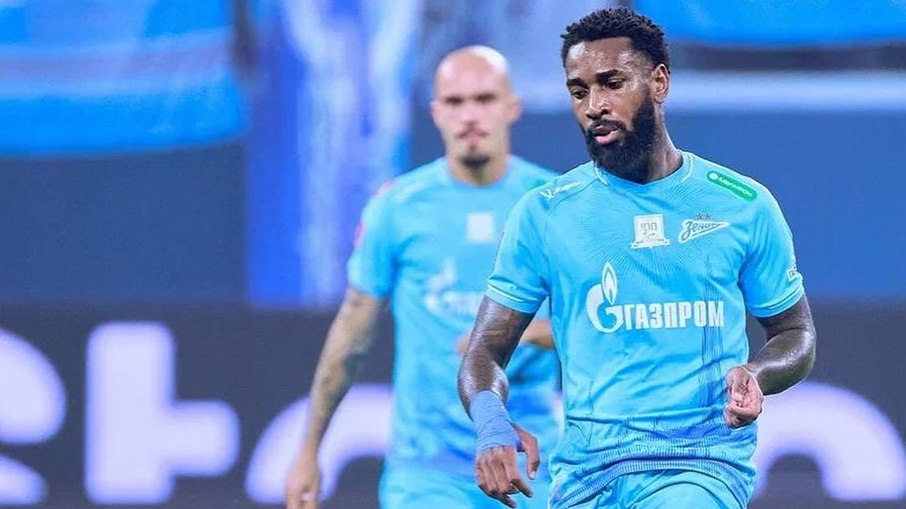 Gerson em partida do Zenit contra o Orenburg