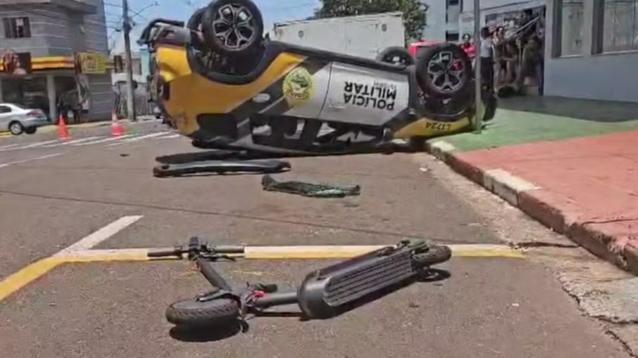 Viatura atingiu adolescente na calçada