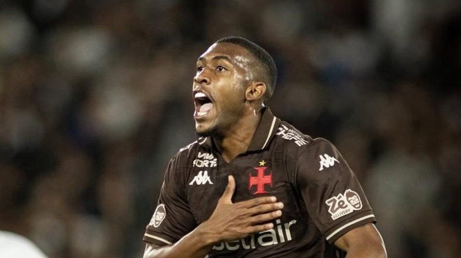 Rayan comemora gol que abriu o placar contra o Fluminense