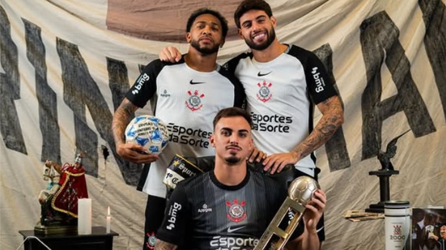 Corinthians notifica marca e busca reajuste em patrocínio máster