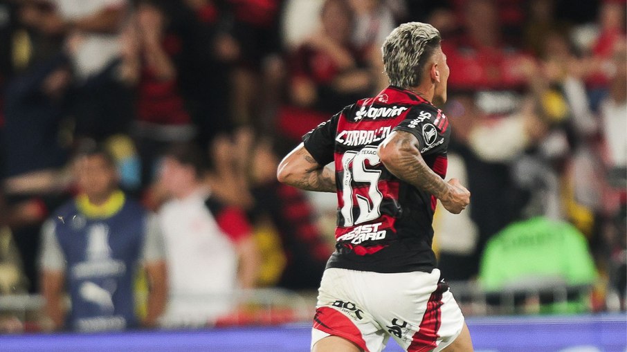 Carrascal decide e Flamengo sai na frente do Racing na semifinal Carrascal decide e Flamengo sai na frente do Racing na semifinal