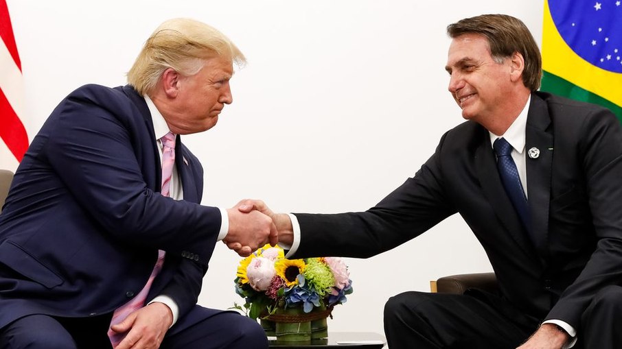 Para ex-embaixador dos EUA, Bolsonaro é ''página virada'' para Trump Para ex-embaixador dos EUA, Bolsonaro é