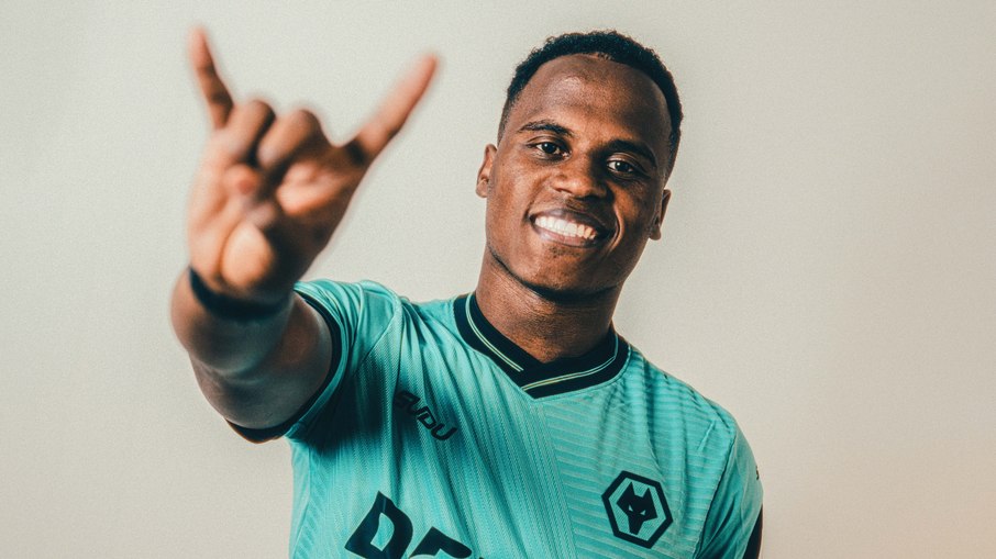Jhon Arias atua pelo Wolverhamptom, da Inglaterra Jhon Arias atua pelo Wolverhamptom, da Inglaterra