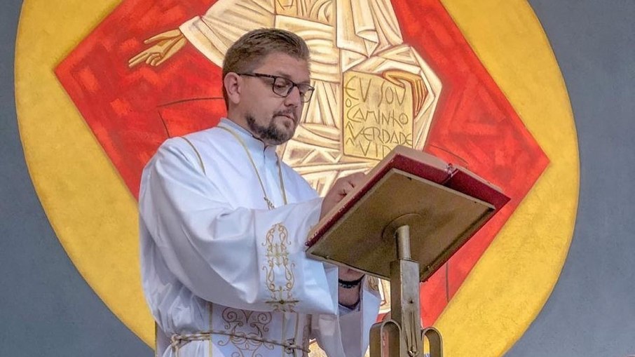 O padre Luciano Toller, da Paróquia Puríssimo Coração de Maria, de São Bento do Sul (SC)