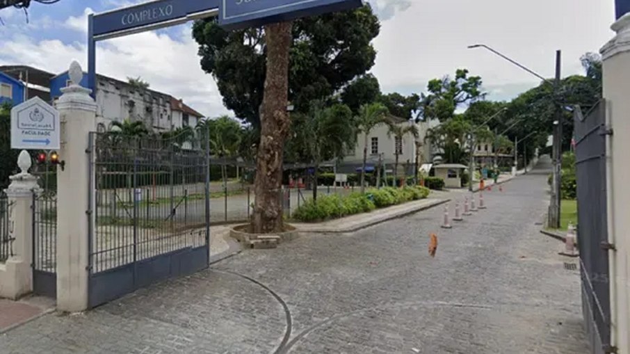 O cemitério abrigava sepulturas de pessoas que viviam à margem da sociedade