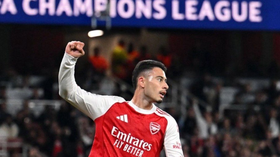 Martinelli comemora gol marcado na Champions League