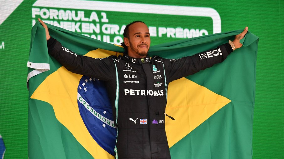Lewis Hamilton ganhou nove posições em corrida cheia de emoções para vender o GP de São Paulo em 2021 Lewis Hamilton ganhou nove posições em corrida cheia de emoções para vender o GP de São Paulo em 2021