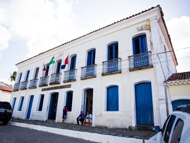 Prefeitura funciona no mesmo pr&eacute;dio que foi sede do governo. (Foto: Jonathan Lins/G1)