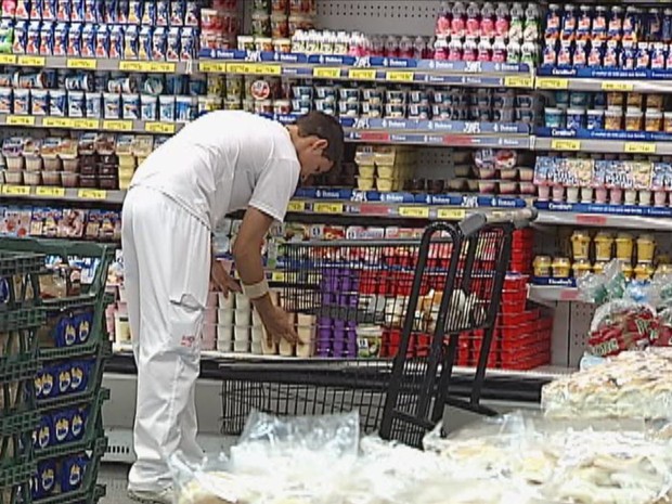 Est&atilde;o abertas v&aacute;rias vagas para supermercados (Foto: Reprodu&ccedil;&atilde;o/TV Tem)