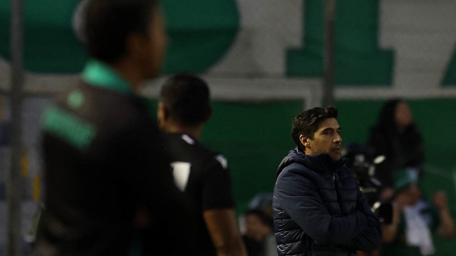 Abel Ferreira durante o jogo contra o Juventude