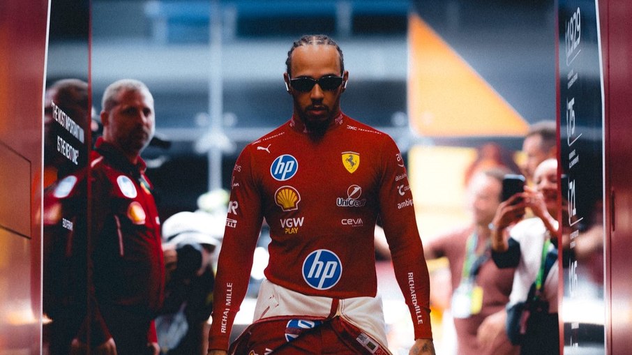 Hamilton deixa futuro na F1 em aberto para 2026 Hamilton deixa futuro na F1 em aberto para 2026