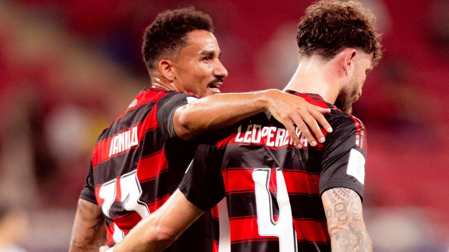 Com a bola parada forte, a defesa do Flamengo voltou a decidir no ataque