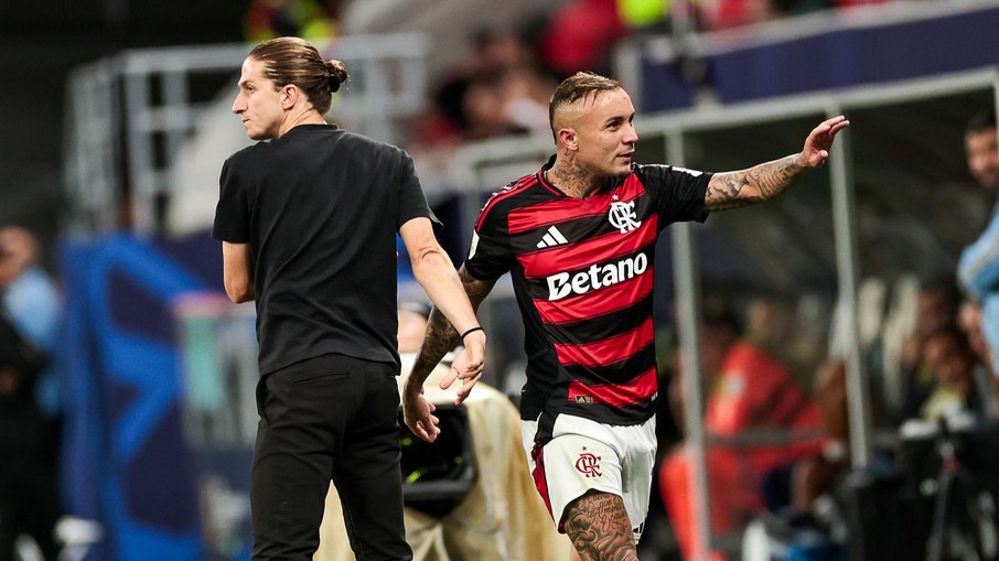 Filipe Luís afirma que PSG é favorito: 