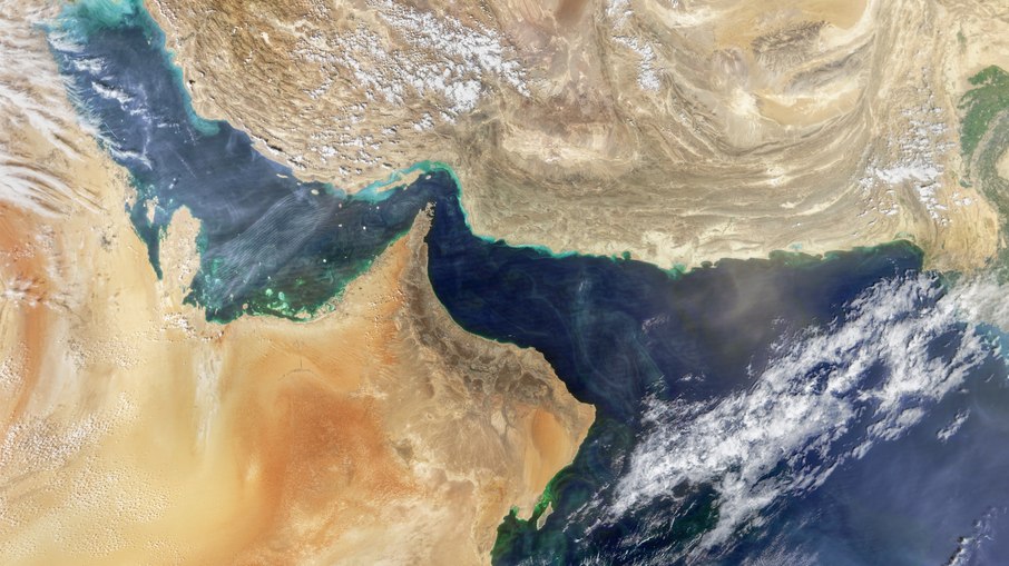 Imagem do Golfo P&eacute;rsico, do Golfo de Om&atilde; e do Estreito de Ormuz em 16 de outubro de 2019, capturada pelo sat&eacute;lite Suomi-NPP/VIIRS