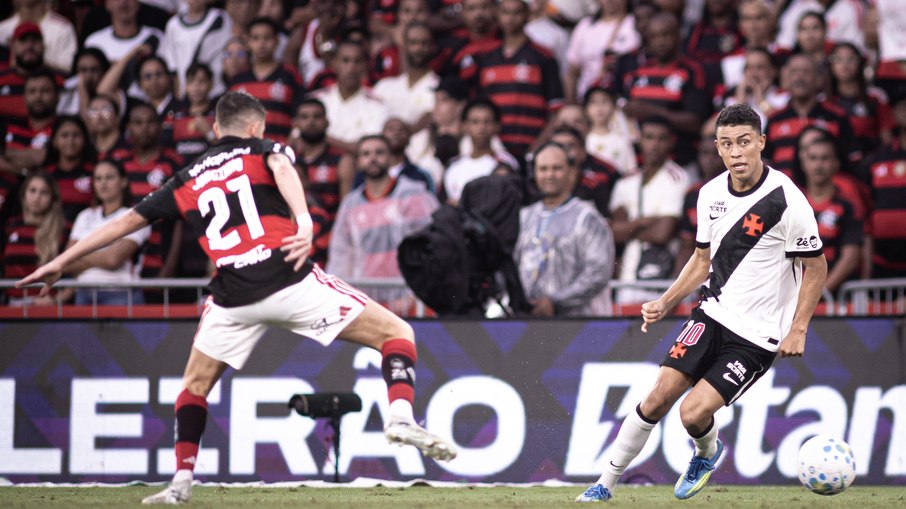 Clássico terminou em 2 a 2 e teve confusão de torcidas fora do Maracanã