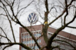 Volkswagen negocia demissão em massa e fechamento de fábricas Volkswagen negocia demissão em massa e fechamento de fábricas