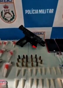 Polícia recupera arma furtada de agente ferido em acidente e prende suspeito em Volta Redonda