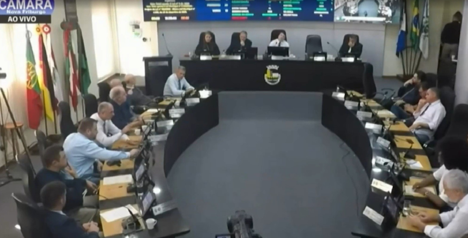 Vereadores de Nova Friburgo derrubam veto do prefeito e mantêm auxílio-alimentação que pode ultrapassar R$ 1 mil por mês Vereadores de Nova Friburgo derrubam veto do prefeito e mantêm auxílio-alimentação que pode ultrapassar R$ 1 mil por mês