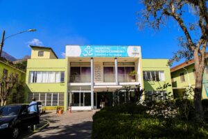 Justiça barra terceirização da cozinha e transporte no Sehac Justiça barra terceirização da cozinha e transporte no Sehac