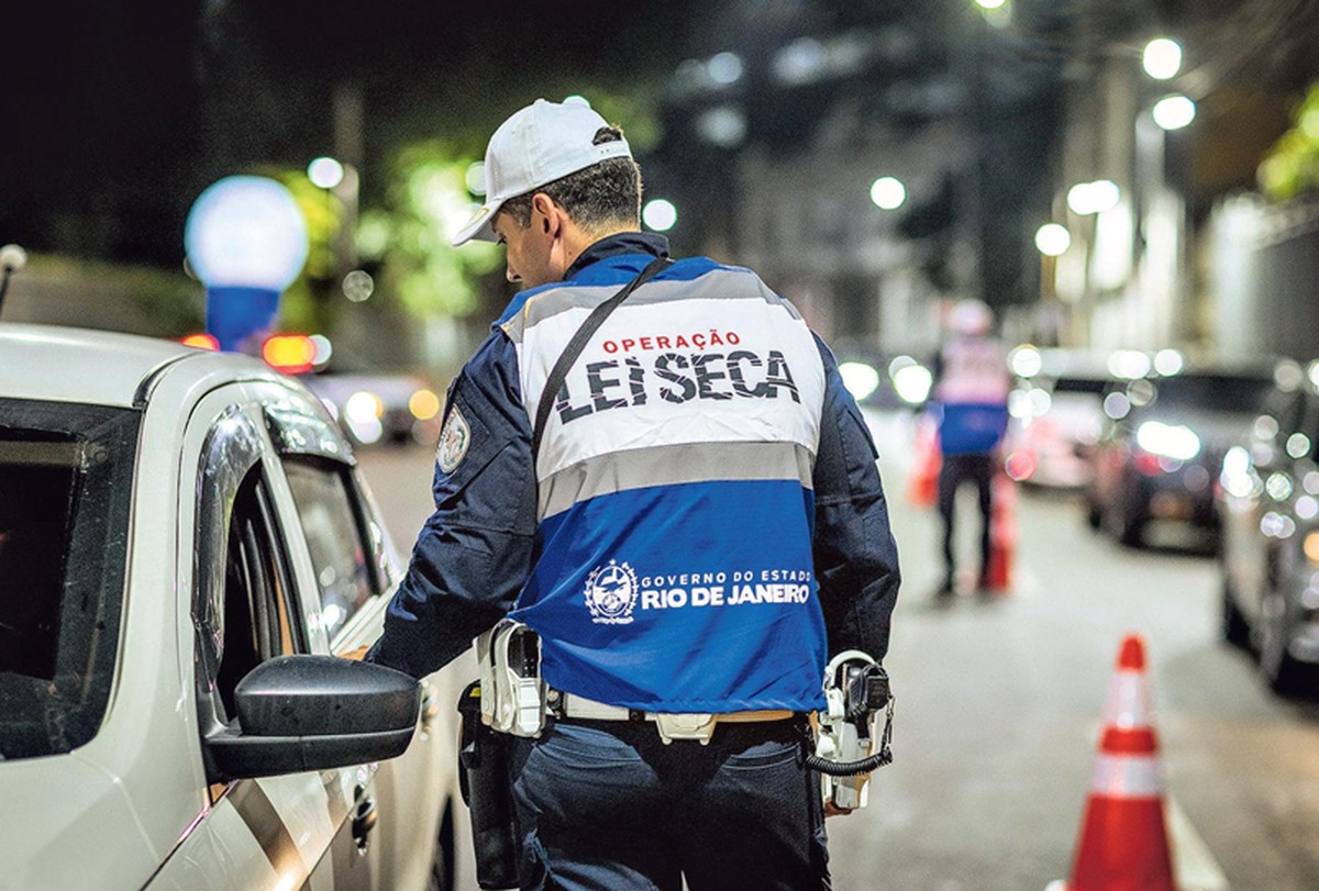 Regras da Lei Seca e procedimentos de fiscalização são atualizados pelo Conselho Nacional de Trânsito Regras da Lei Seca e procedimentos de fiscalização são atualizados pelo Conselho Nacional de Trânsito