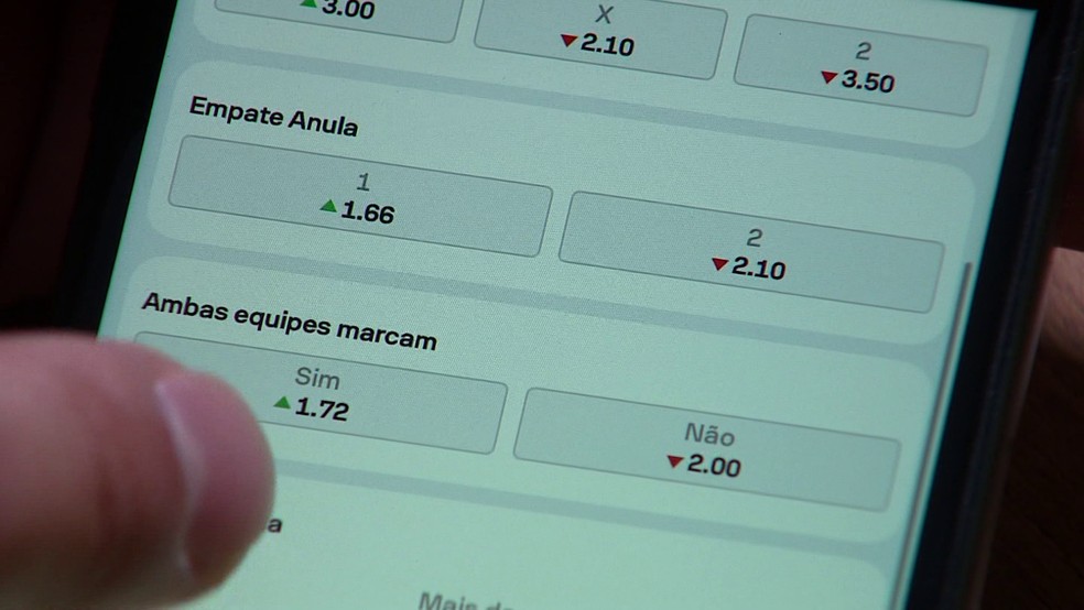 Jovens estão mais vulneráveis ao vício das apostas online — Foto: Reprodução/EPTV