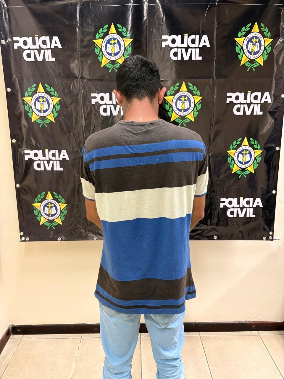 Homem é preso suspeito de invadir casa da ex-companheira, ameaçá-la de morte e atear fogo no imóvel em Aperibé
