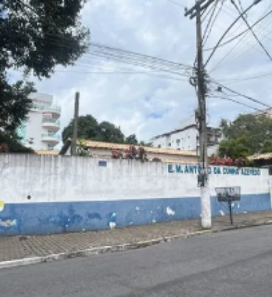 Escola Municipal Antônio da Cunha Azevedo, em Cabo Frio, apresenta problemas estruturais Escola Municipal Antônio da Cunha Azevedo, em Cabo Frio, apresenta problemas estruturais