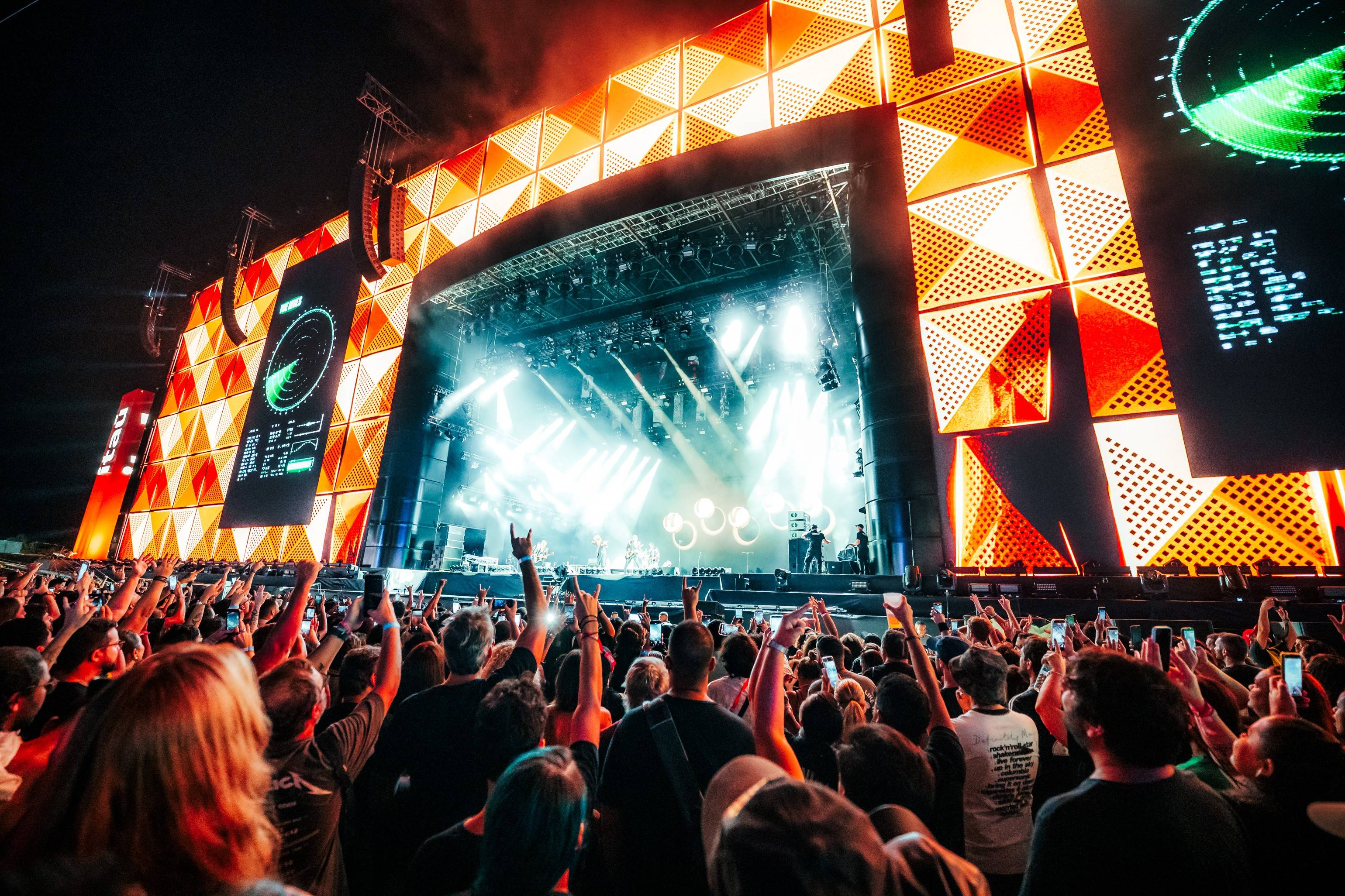 Flopou? Bandas de rock não lotam Rock in Rio e redes sociais reagem