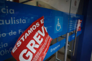 Bancários da Caixa aprovam greve por tempo indeterminado a partir de terça-feira em Macaé e região – Clique Diário