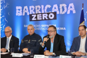 Bandeira política de Canella, retirada de barricadas em Belford Roxo era negociada com traficantes em troca de menos operações policiais Bandeira política de Canella, retirada de barricadas em Belford Roxo era negociada com traficantes em troca de menos operações policiais