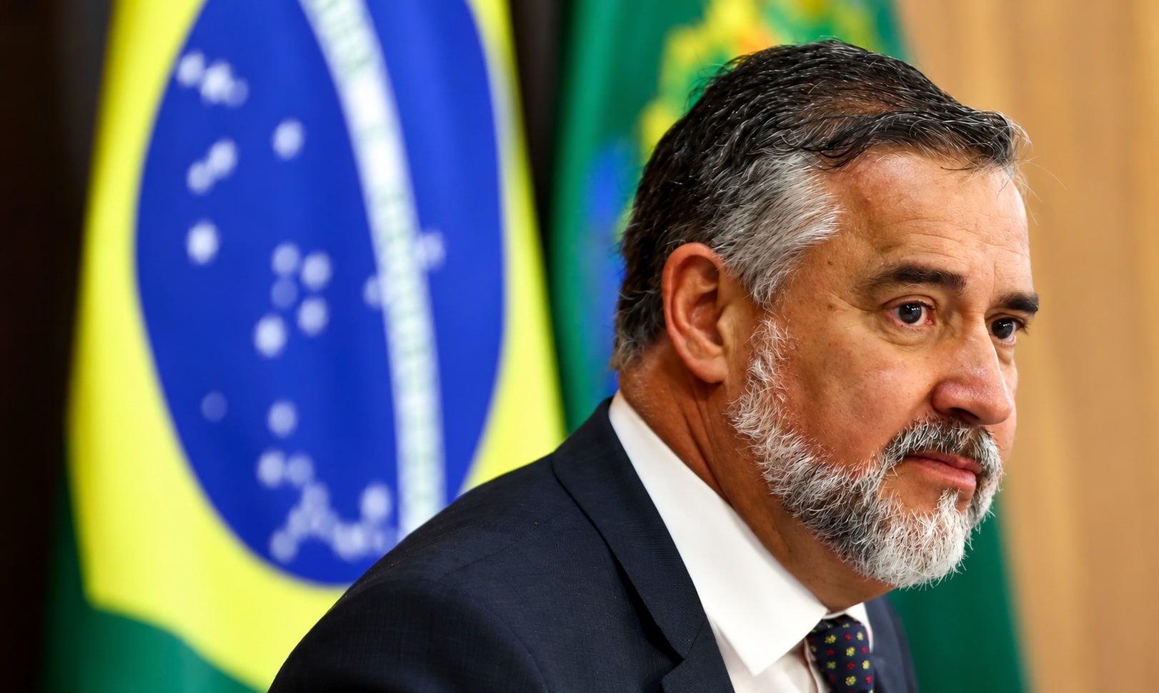 “Teremos governabilidade isolando a extrema-direita”, diz líder do governo na Câmara