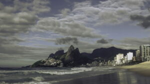 Fim de semana terá chuva e máximas de até 25°C no Rio; veja a previsão
