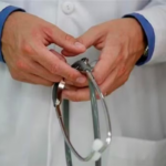 ‘OAB da Medicina’: Congresso aprova lei que prevê obrigatoriedade de prova para médicos