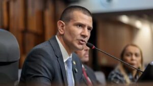 Com julgamento no TSE, Douglas Ruas aguarda vitória sem segundo turno no Rio Com julgamento no TSE, Douglas Ruas aguarda vitória sem segundo turno no Rio