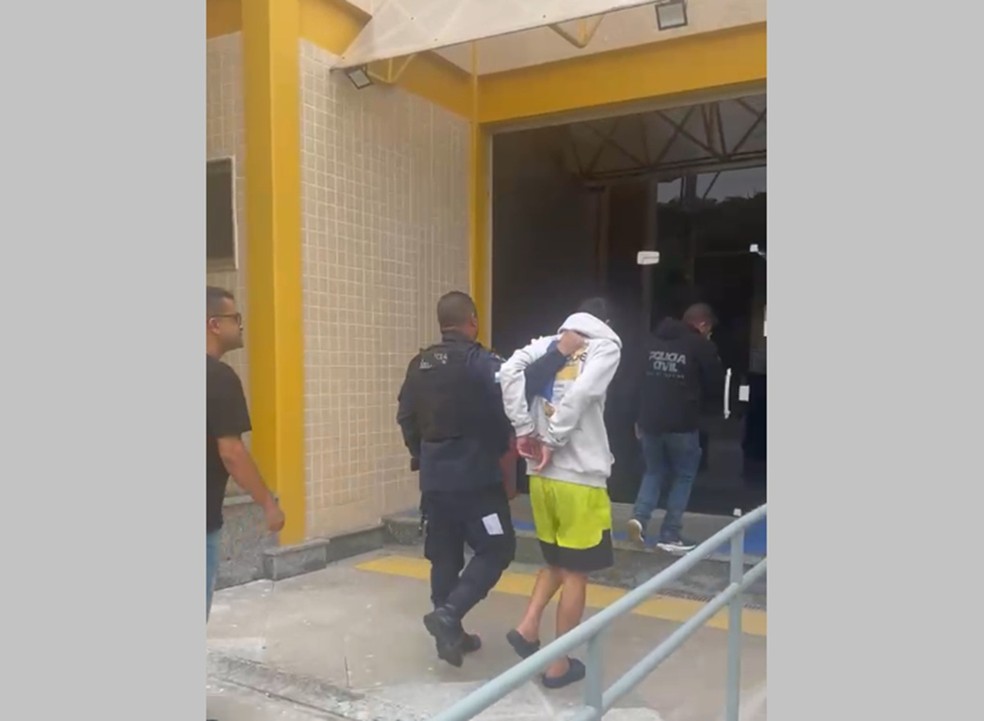 Homem procurado por latrocínio em Minas Gerais é preso em Arraial do Cabo Homem procurado por latrocínio em Minas Gerais é preso em Arraial do Cabo