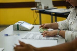 Mesário tem direito a folga? Veja benefícios de trabalhar na eleição Mesário tem direito a folga? Veja benefícios de trabalhar na eleição