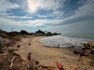 Estudo de R$ 5,6 milhões busca conter o avanço do mar em Atafona