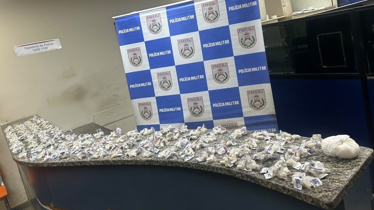 PM apreende drogas durante ação em Barra Mansa PM apreende drogas durante ação em Barra Mansa